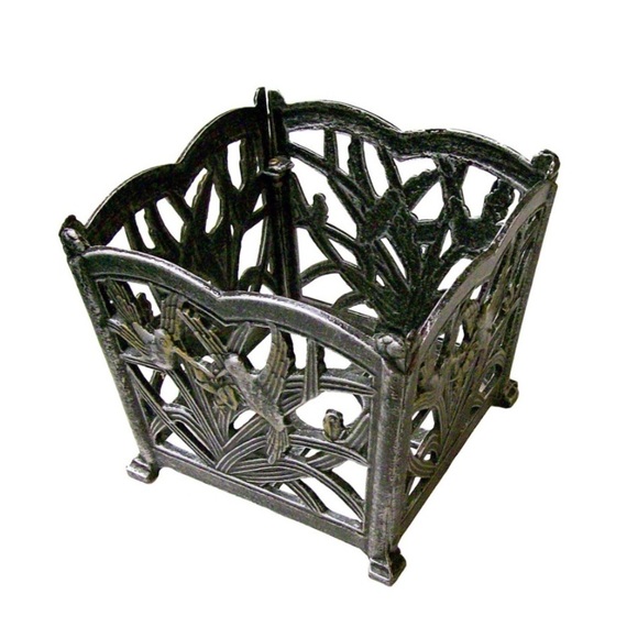 Outdoor Living Bronze Hand casted Hummingbird Square Flower Planter 8” - Picture 3 of 3